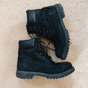 Black timberland boots